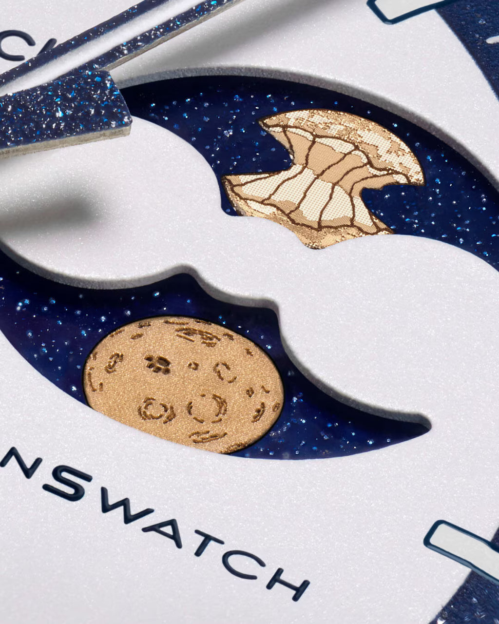 bioceramic Moonswatch MISSION TO EARTHPHASE - MOONSHINE GOLD (CASTORO)